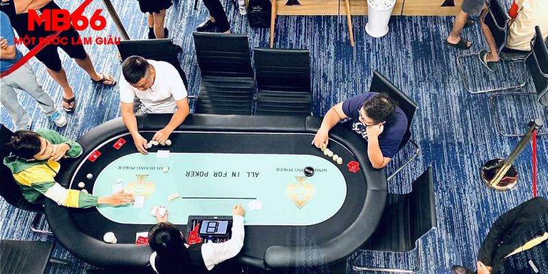 Học hỏi cách chơi Poker để tích lũy kinh nghiệm